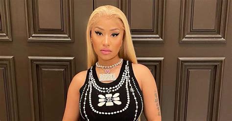 naked nicki|Nicki Minaj Celebrates Her 39th Birthday by Going Fully Nude on ...